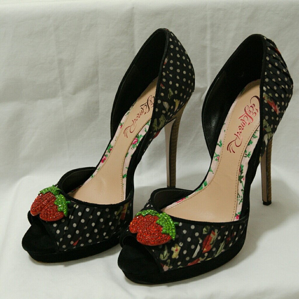 Size 7 Cece L'amour Strawberry Crystal Shoes